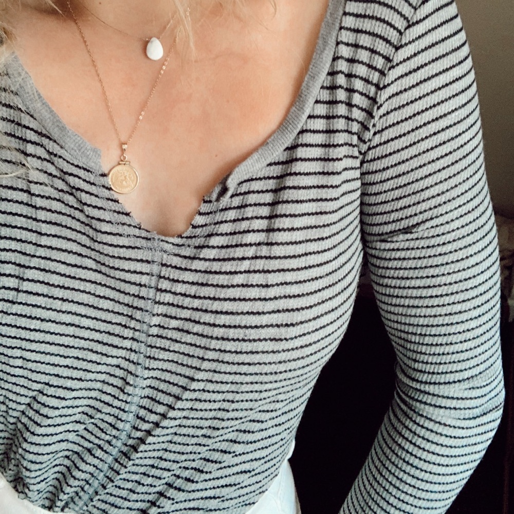 American Eagle Top - Picture 4 of 6